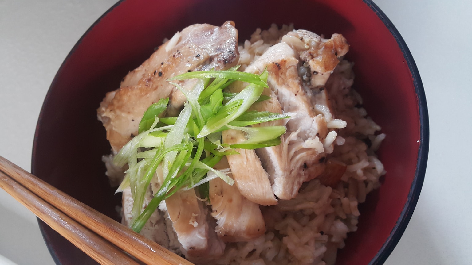 cooked food on red ceramic bowl (Photo by Satrio Hutomo | lil.swordfish 🐟 on Unsplash)