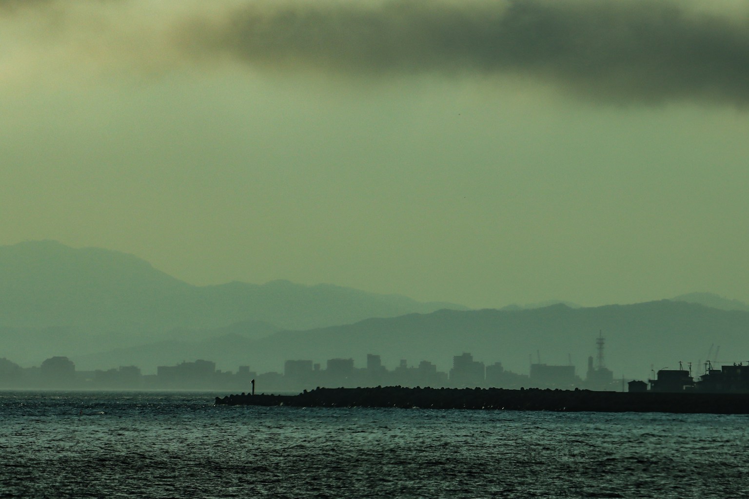 Japan Typhoon Season in Kyushu for Families (Photo by Chen Li on Unsplash)
