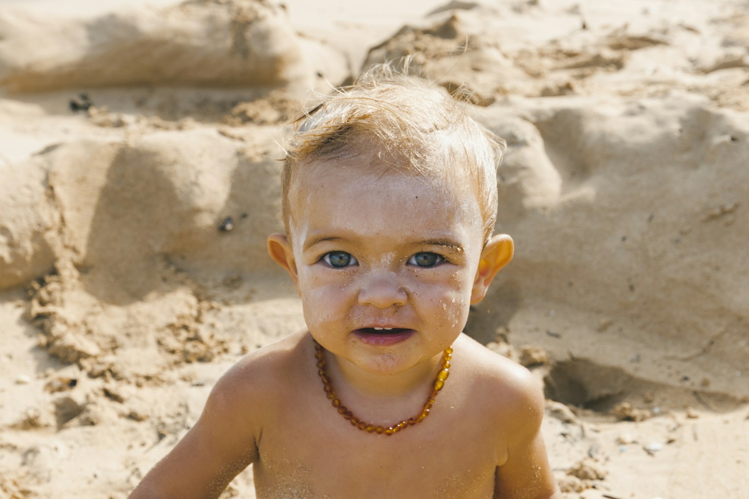 Sun Safety in Okinawa with Kids: Reef-Safe Sunscreen Rules and Rash Guards (2026) (Photo by Derek Owens on Unsplash)