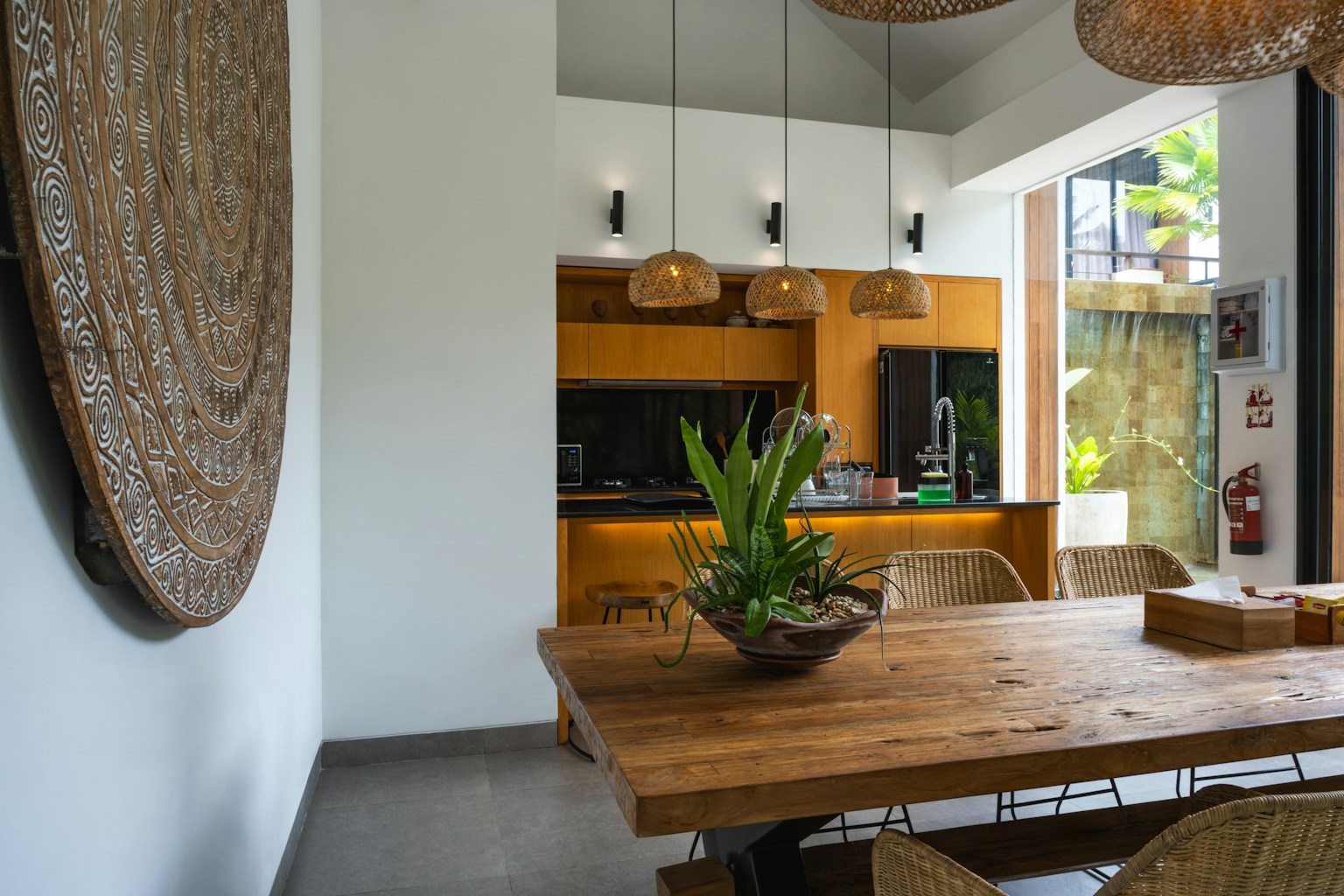 Family Rooms and Connecting Rooms in Okinawa, Explained: A Practical Guide for Parents (2026) (Photo by Sanju Pandita on Unsplash)