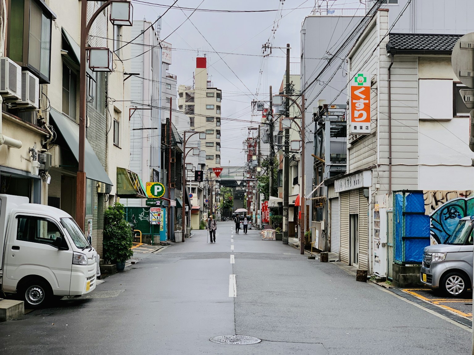 Clinics and Hospitals in Okinawa with English Support: A Family Guide for Sick Kids (2026) (Photo by Vincent Wong on Unsplash)